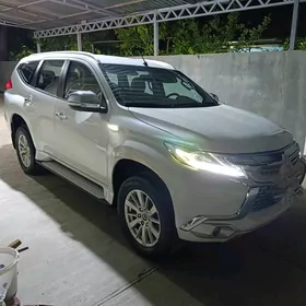 Mitsubishi Montero Sport 2016