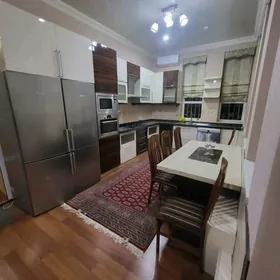 Ak Altyn 4 sotki 4 kom. 150m²