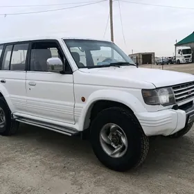 Mitsubishi Pajero 1995