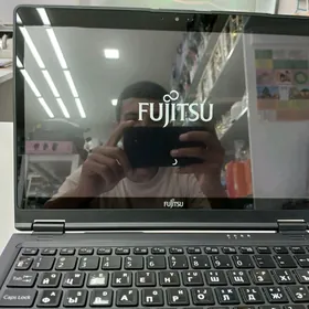 Fujitsu i5 8TH/8Gb/256