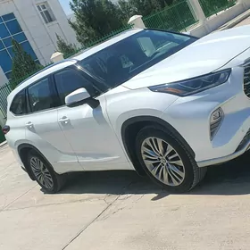 Toyota Highlander 2022