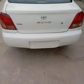 Toyota Echo 2000