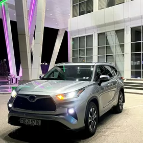 Toyota Highlander 2021
