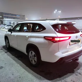 Toyota Highlander 2020