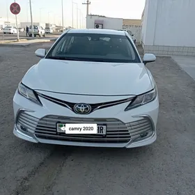 Toyota Camry 2020