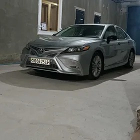 Toyota Camry 2020