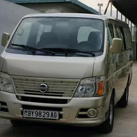 Nissan Urvan 2010