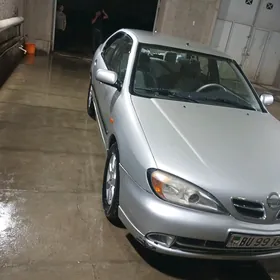 Nissan Primera 2001