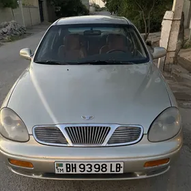 Daewoo Leganza 1999