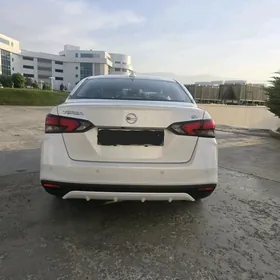 Nissan Versa 2021