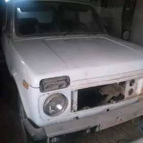 Lada Niva 1985