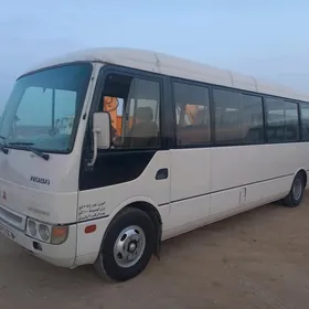 Mitsubishi Rosa 2005