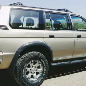 Mitsubishi Montero Sport 1999