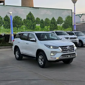 Toyota Fortuner 2024