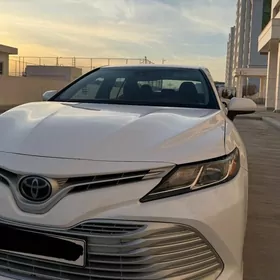 Toyota Camry 2018