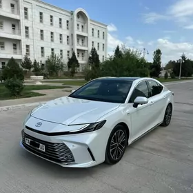 Toyota Camry 2025