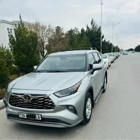 Toyota Highlander 2022