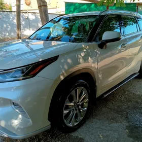 Toyota Highlander 2020