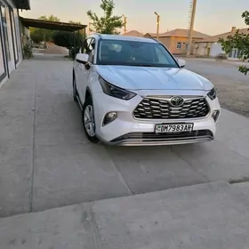 Toyota Highlander 2022