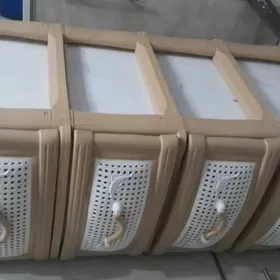 Шкаф с выдвижными ящиками