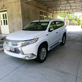 Mitsubishi Montero Sport 2016