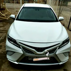 Toyota Camry 2018