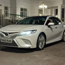 Toyota Camry 2018