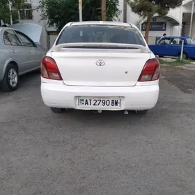 Toyota Echo 2002