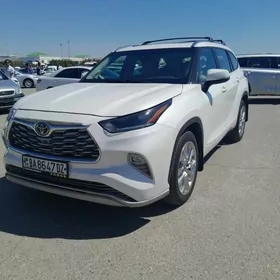 Toyota Highlander 2021