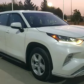 Toyota Highlander 2020