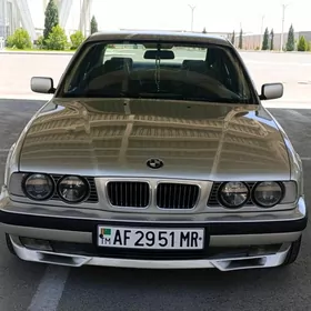 BMW 528 1990