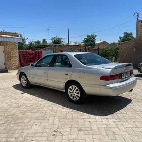 Toyota Camry 2000