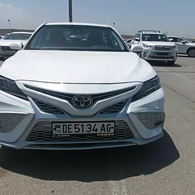 Toyota Camry 2021