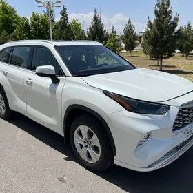 Toyota Highlander 2022