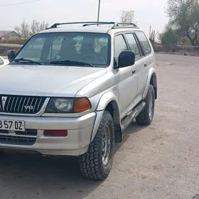 Mitsubishi Montero Sport 1999