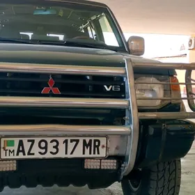 Mitsubishi Pajero 1996