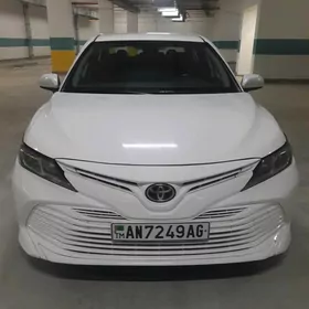 Toyota Camry 2019