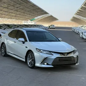 Toyota Camry 2022