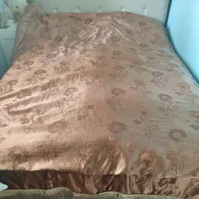 двухспальная кровать
