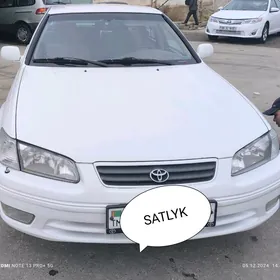Toyota Camry 2000