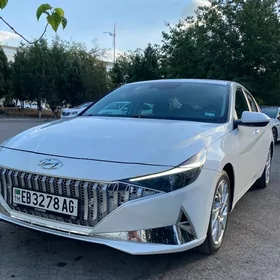Hyundai Elantra 2021
