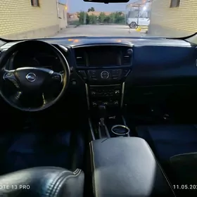 Nissan Pathfinder 2014