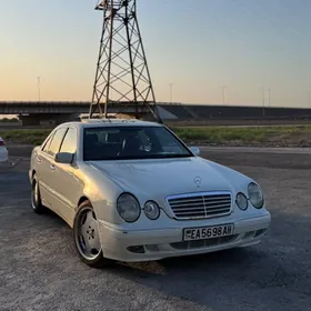 Mercedes-Benz E320 2001
