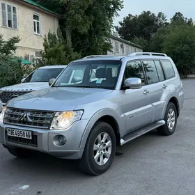 Mitsubishi Pajero 2011