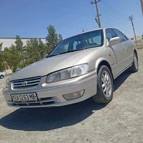 Toyota Camry 2001
