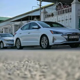 Hyundai Elantra 2019