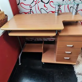 Стол компьютерный