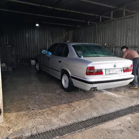 BMW 525 1990