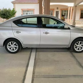 Nissan Versa 2018
