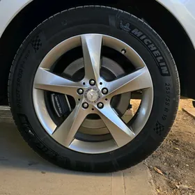 255/55 R19 Michelin